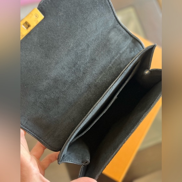 Louis Vuitton Chain Shoulder Bag Monogram
Amnlant Noir SAINT SULPICE PM - Picture 2 of 16